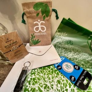 Brand New Arbonne Accessory Bundle. Worth $70